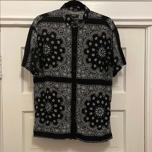 Forever 21 Black and White Paisley Shirt